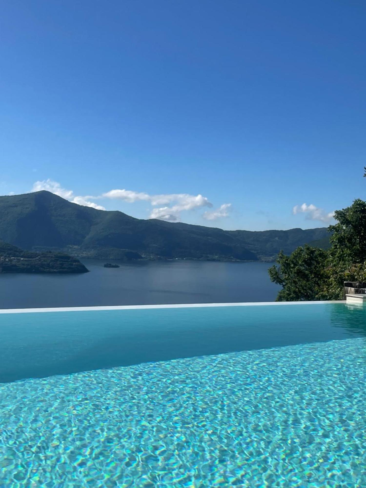 Mia Isola With Lake View, Garden And Swimming Pool Parzanica Экстерьер фото