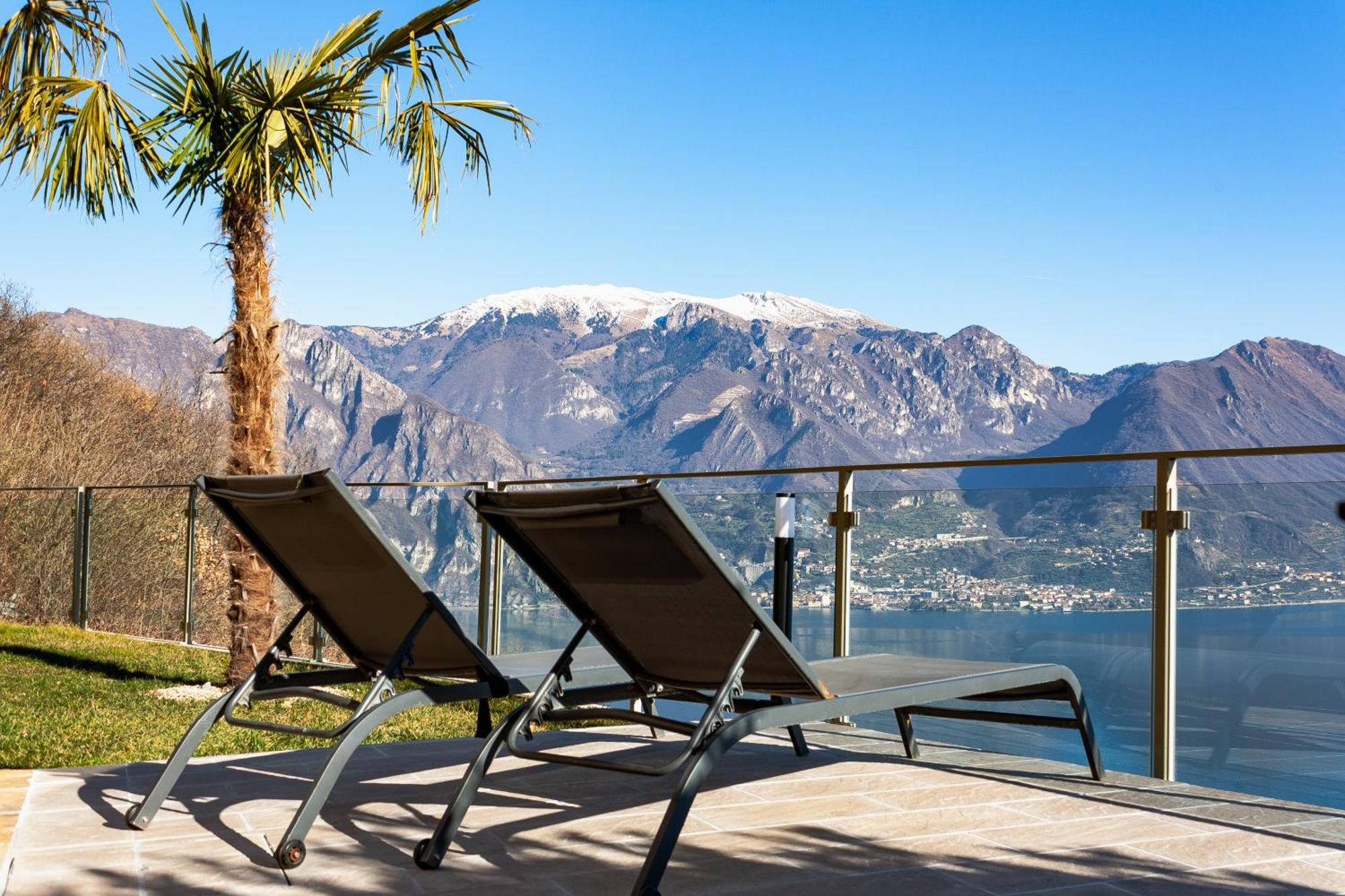 Mia Isola With Lake View, Garden And Swimming Pool Parzanica Экстерьер фото