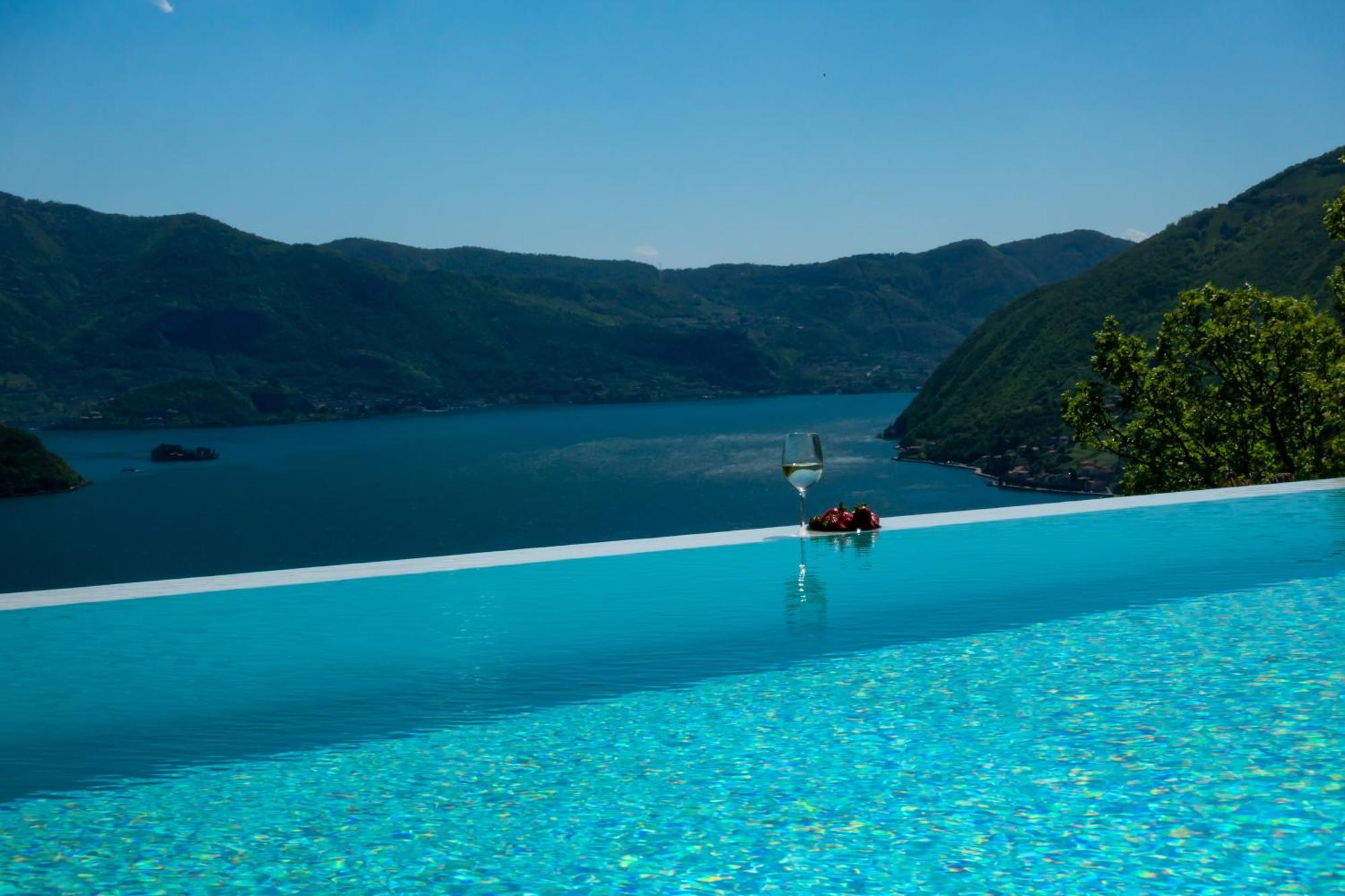 Mia Isola With Lake View, Garden And Swimming Pool Parzanica Экстерьер фото
